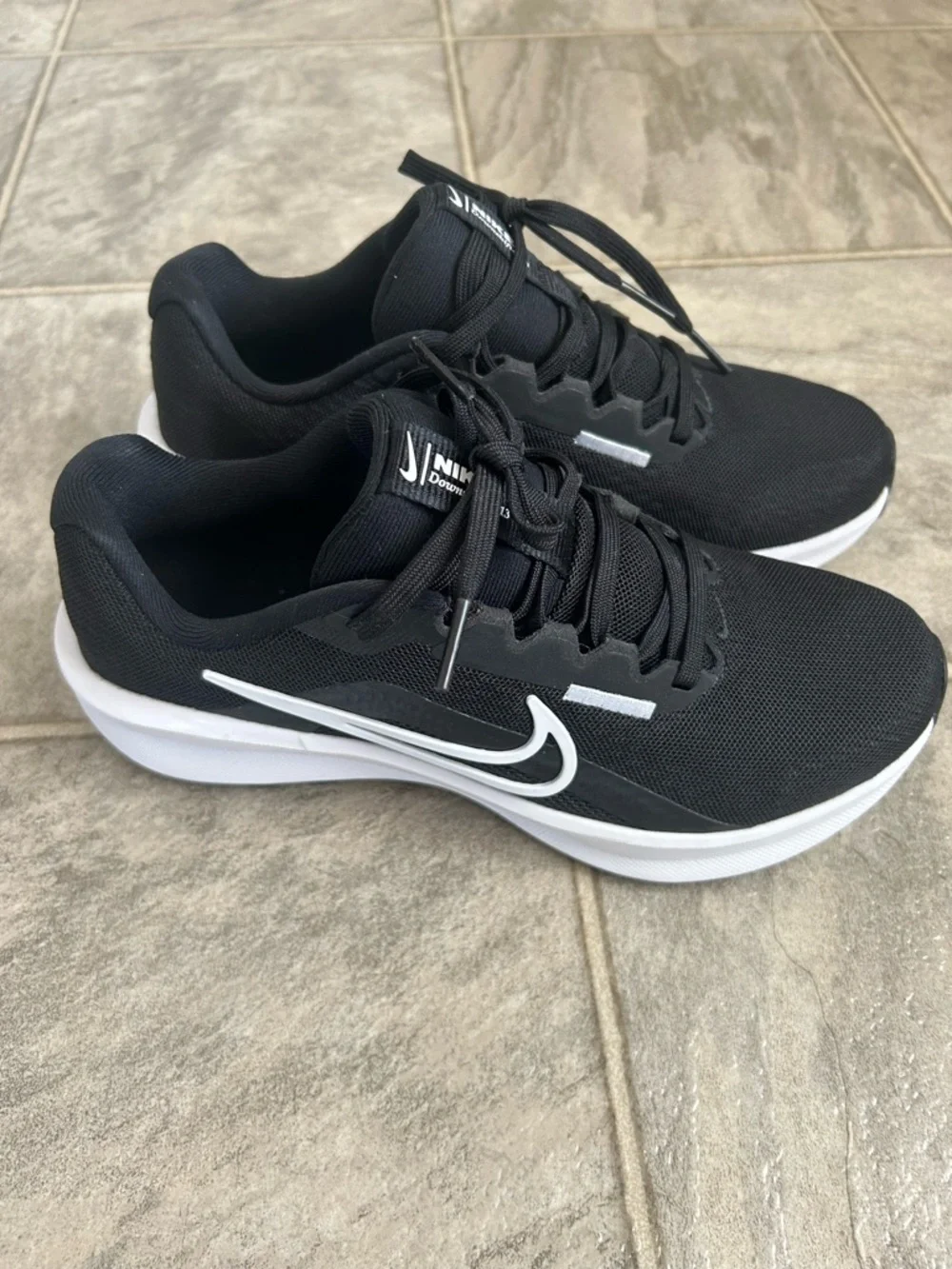 Nike Black Runners - Picture 2 of 4